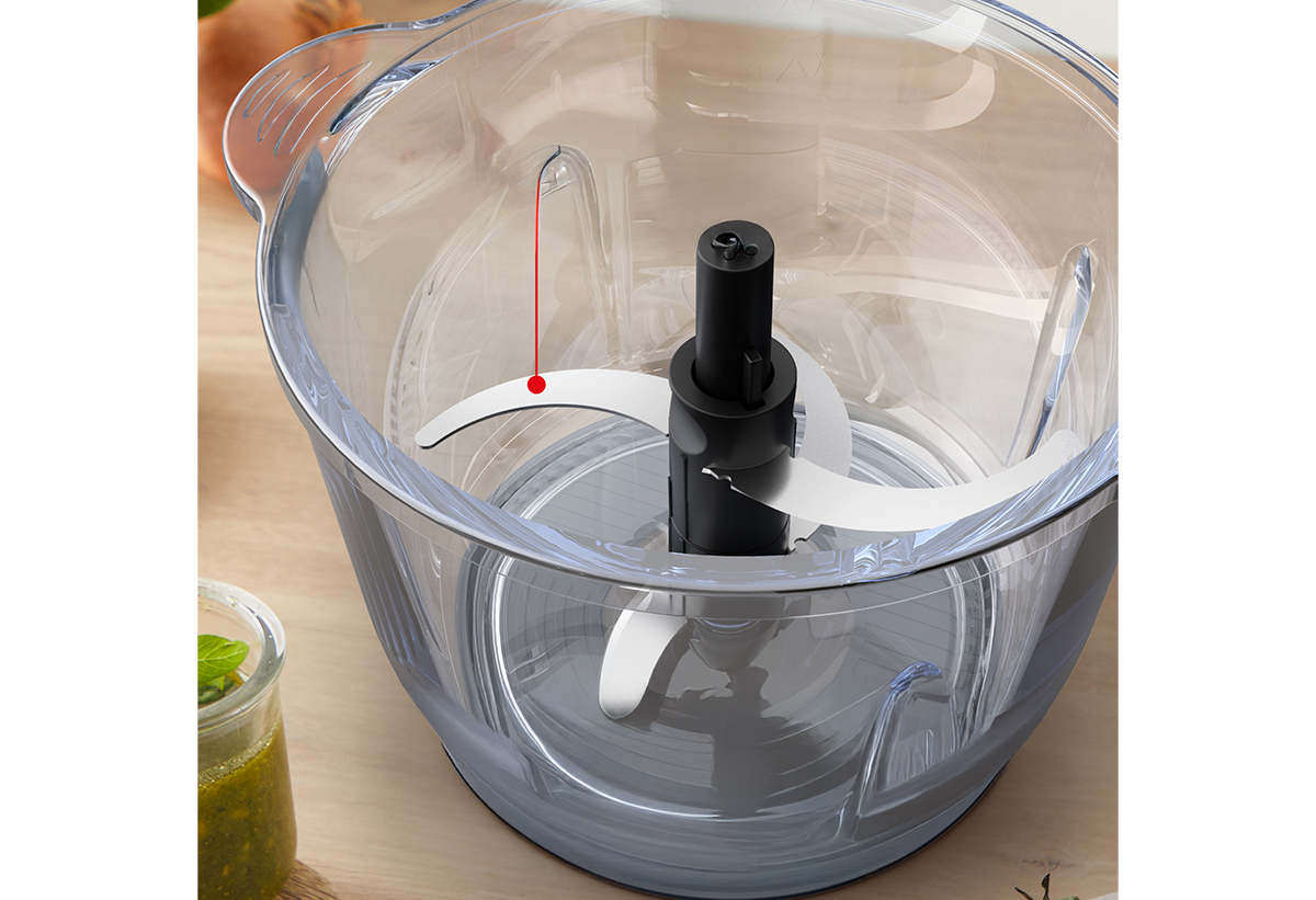 Ζουμ στο εσωτερικό του μπωλ με τα μαχαίρια